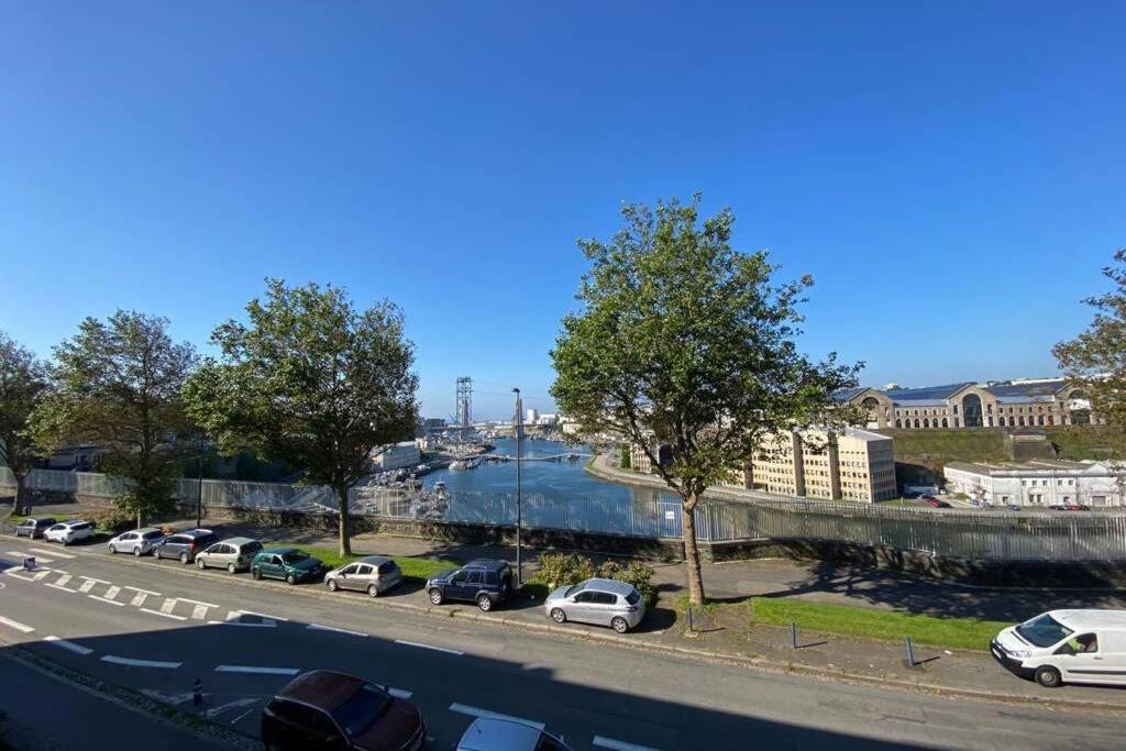 Milin : Appt 2 ch vue sur mer, lumineux - centre-ville, proche facs, téléphérique et Arsenal. Brest Exterior foto